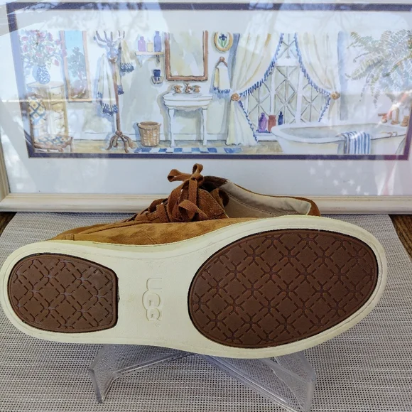 UGG Australia "Tomi" Chestnut Suede Casual Shoes. Size 9.5. Very Good Condition. - Picture 6 of 10